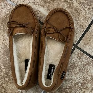 Women’s house shoes